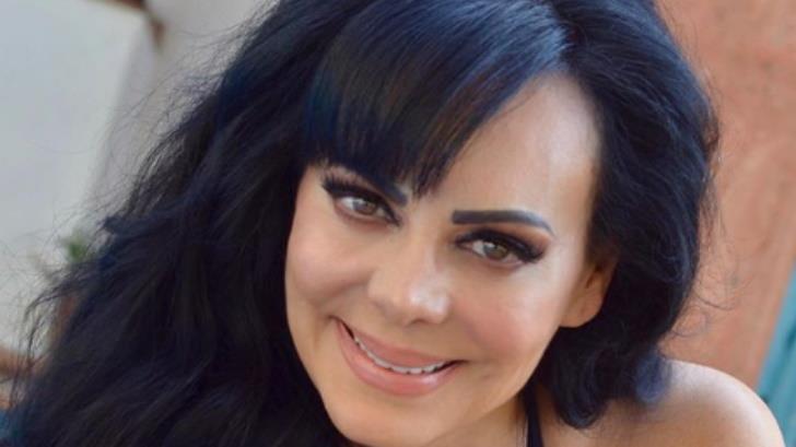 Maribel Guardia impacta con escote y look en blanco