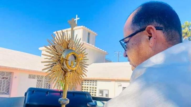 Mejora salud del párroco José Juan Solórzano