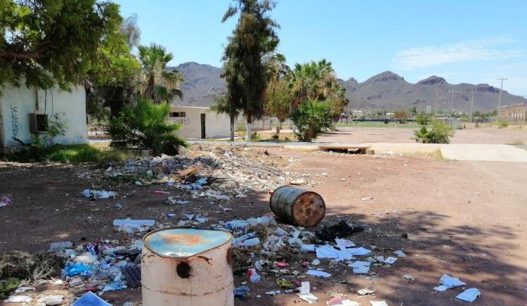 Arrojan a la basura carpetas de cuentas públicas en Guaymas