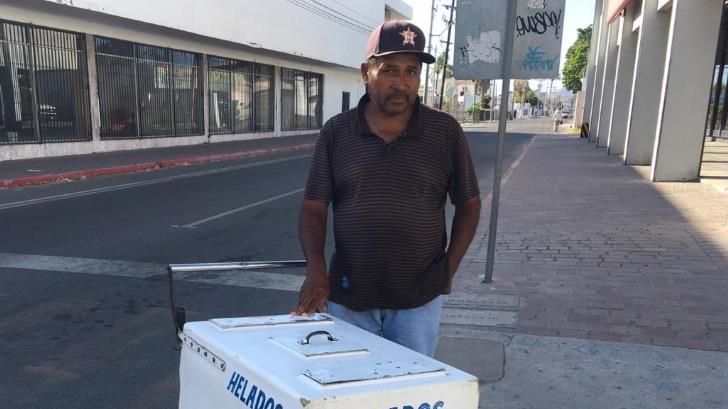 Es un milagro que venda uno, sale para comer ‘nomás: comerciante