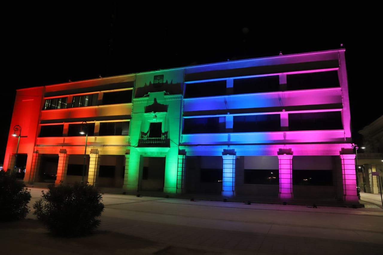 El Palacio Municipal brillo de colores