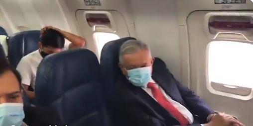 López Obrador ya viaja a Estados Unidos