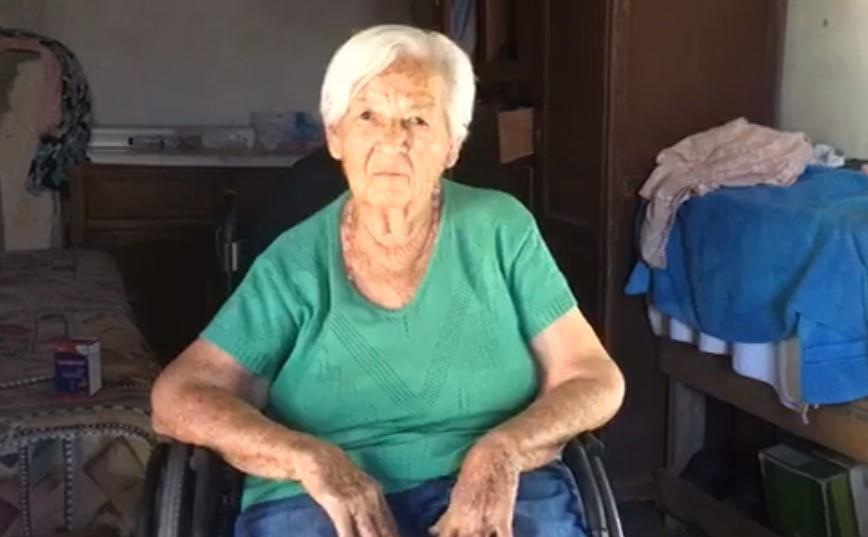 VIDEO - Hambre, calor y robos: María a sus 80 años ocupa ayuda