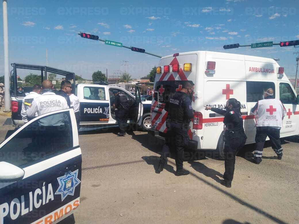 Mujer embarazada resulta lesionada en choque al poniente de Hermosillo