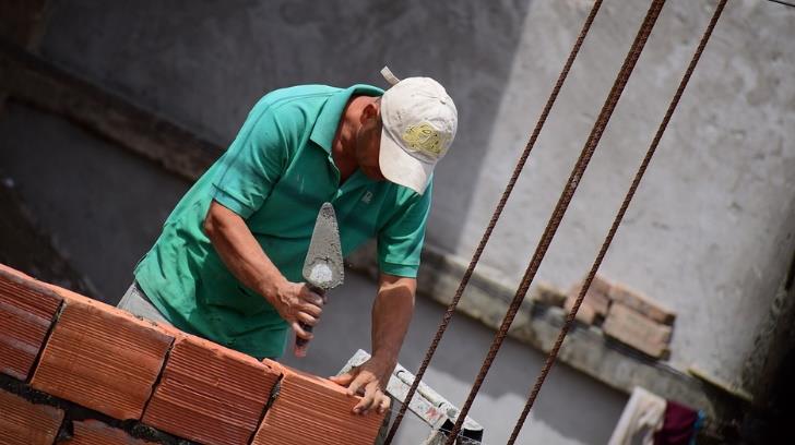 Constructoras llevan 15 meses a la baja hasta mayo