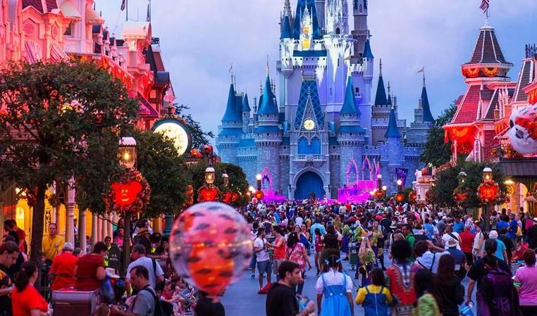 En medio del rebrote de Covid en Orlando: reabren Disney World