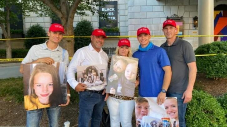 Familia LeBarón se manifiesta durante visita de López Obrador a Washington