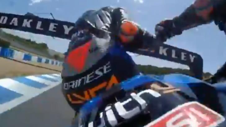 VIDEO | El accidentado festejo en Moto GP