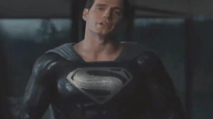 VIDEO | Superman regresa con traje negro