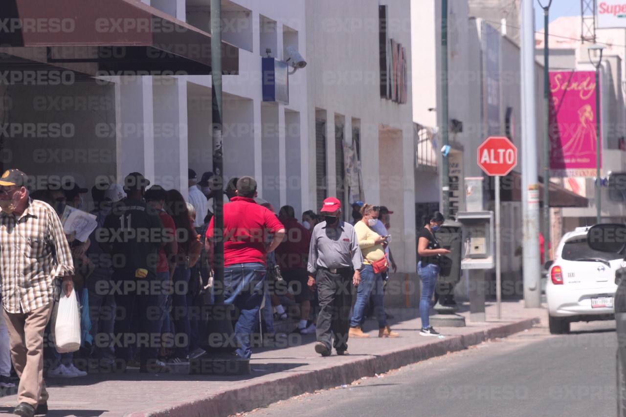 VIDEO | Hermosillenses dan la vuelta por el centro