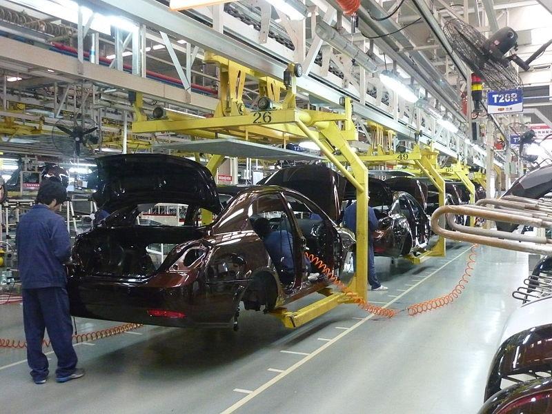 Cae 29% producción automotriz en junio