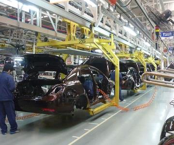 Caerá 2.3 la producción automotriz en México