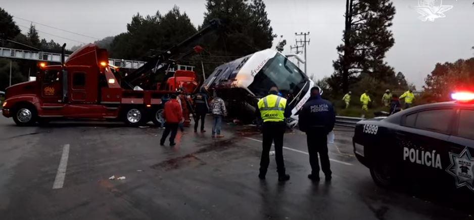 Accidente en la México-Toluca deja 13 muertos y 24 heridos