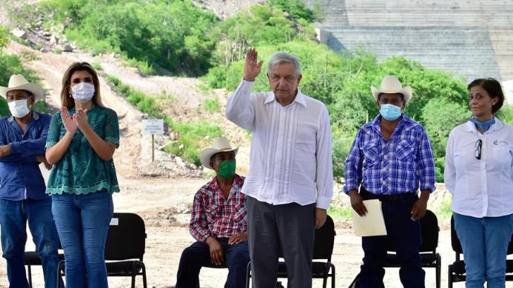 Inauguran AMLO y CPA presa Pilares en Álamos