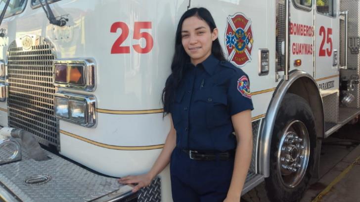 Lucero García, primera mujer maquinista de Bomberos en Guaymas