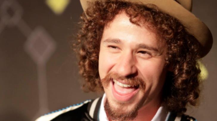 Tachan a Luisito Comunica de machista y misógino tras foto polémica