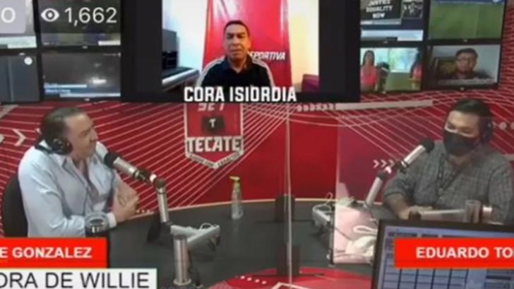 VIDEO | Exfutbolista renuncia en vivo y reta a conductor