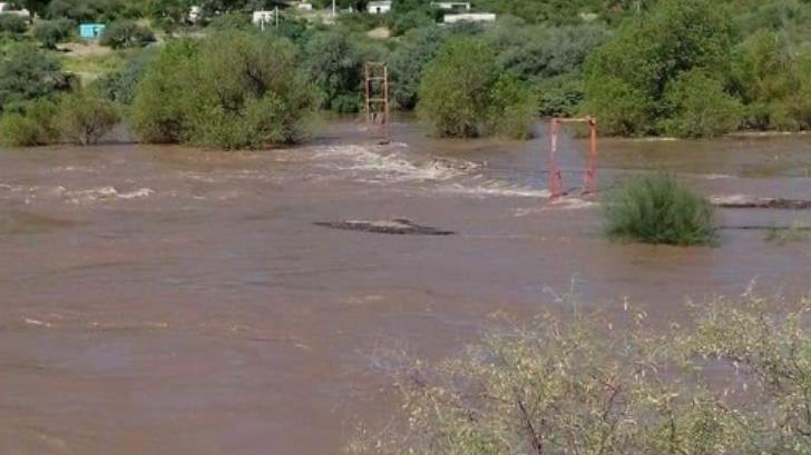 Familias claman por un puente