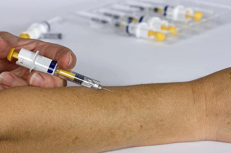Nueva vacuna inmuniza 4 veces mejor que el mismo virus