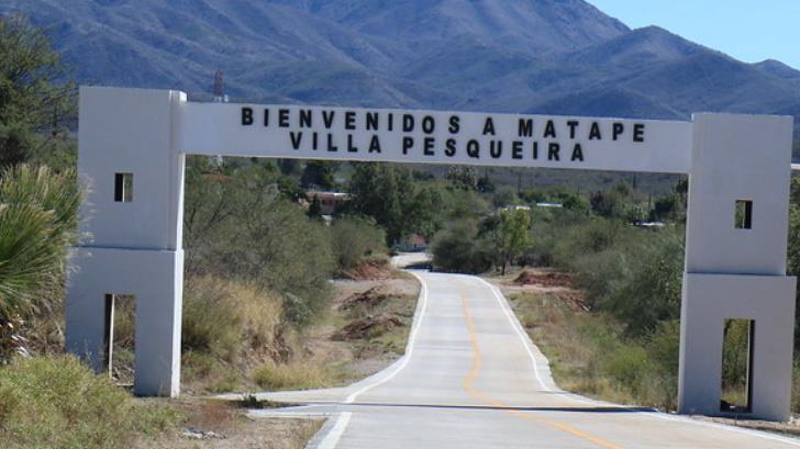 Familias de Villa Pesqueira reportan presencia de hombres armados