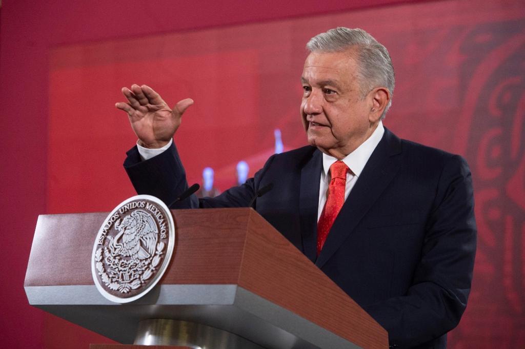 Subir el salario mínimo es justo y necesario: López Obrador