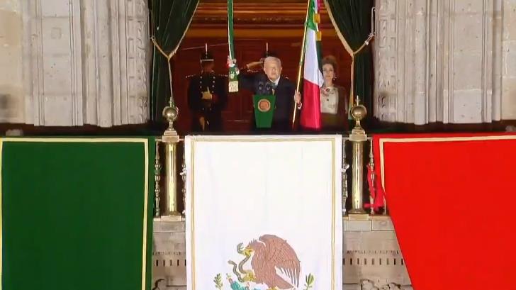 VIDEO | López Obrador da El Grito en un Zócalo vacío