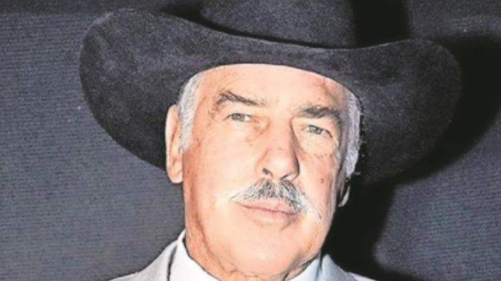 Andrés García llama hocicón a exdirector de la Interpol México