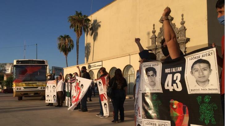 VIDEO | Se manifiestan por los 43 estudiantes de Ayotzinapa en la Unison