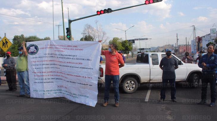 Trabajadores de Cobach bloquean el bulevar Vildósola