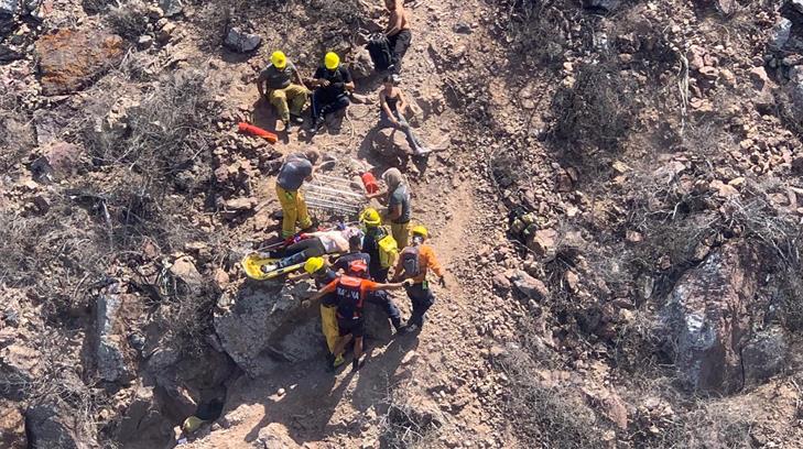 Rescatan a una mujer herida en el Cerro Tetakawi