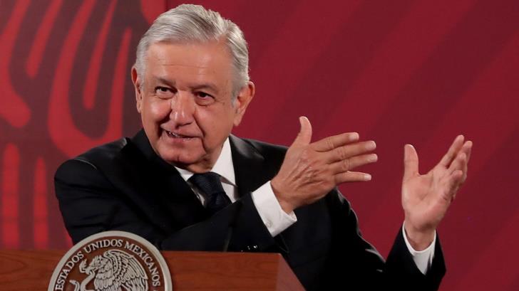 López Obrador celebra cancelación de cuentas de Facebook