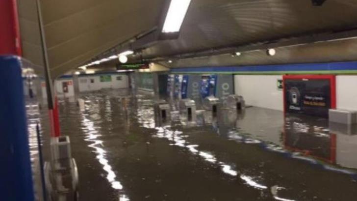 VIDEO | Lluvias inundan el metro de Madrid