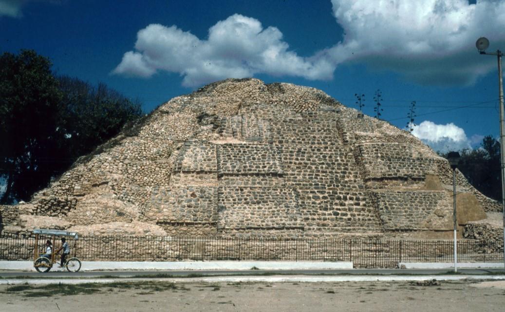 Descubren seis pirámides mayas en Yucatán