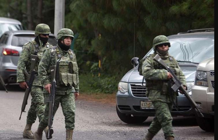 Ejército encuentra arsenal abandonado en San Pedro de la Cueva