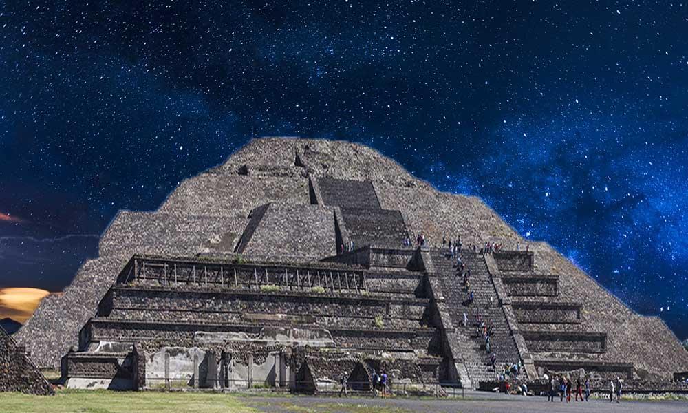 Noche de estrellas en Teotihuacán