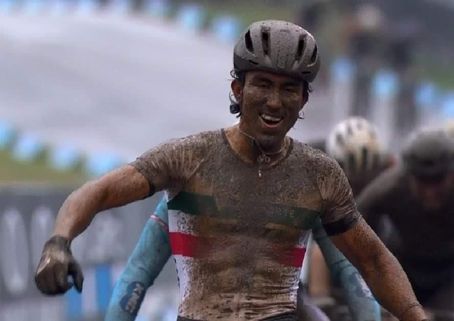 Mexicano Gerardo Ulloa gana el primer lugar en short track en República Checa