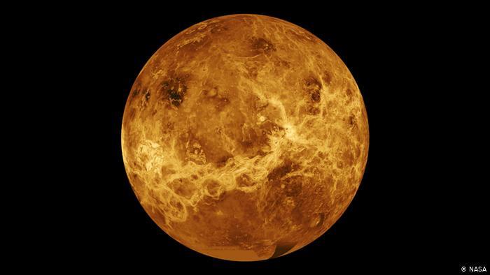Encuentran indicios de posible vida en Venus