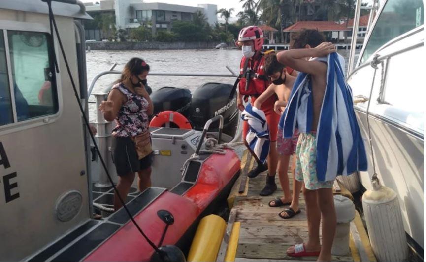 Rescatan personas de yate a la deriva en Veracruz
