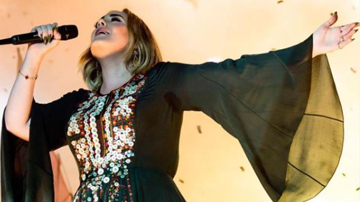 Adele anuncia en redes sociales su regreso y lo hará en TV