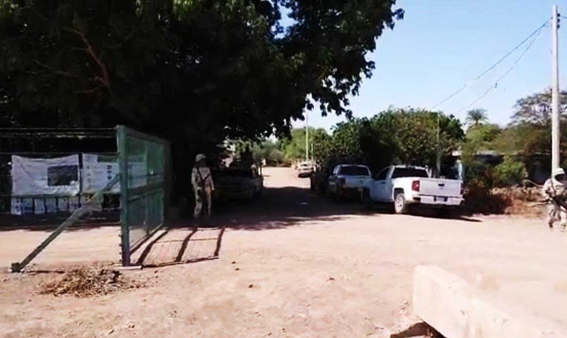 Abandonan camioneta con armas de fuego que presuntamente se enfrentó contra la Sedena en Obregón