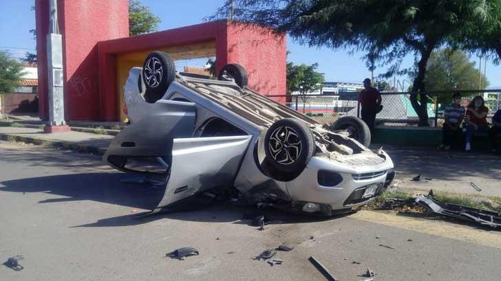 Volcamiento en Cajeme deja dos mujeres lesionadas