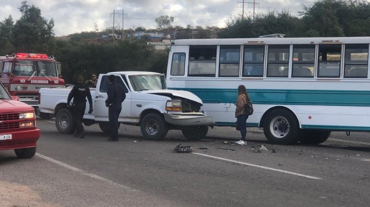 Aparatoso choque deja dos lesionado en Nogales