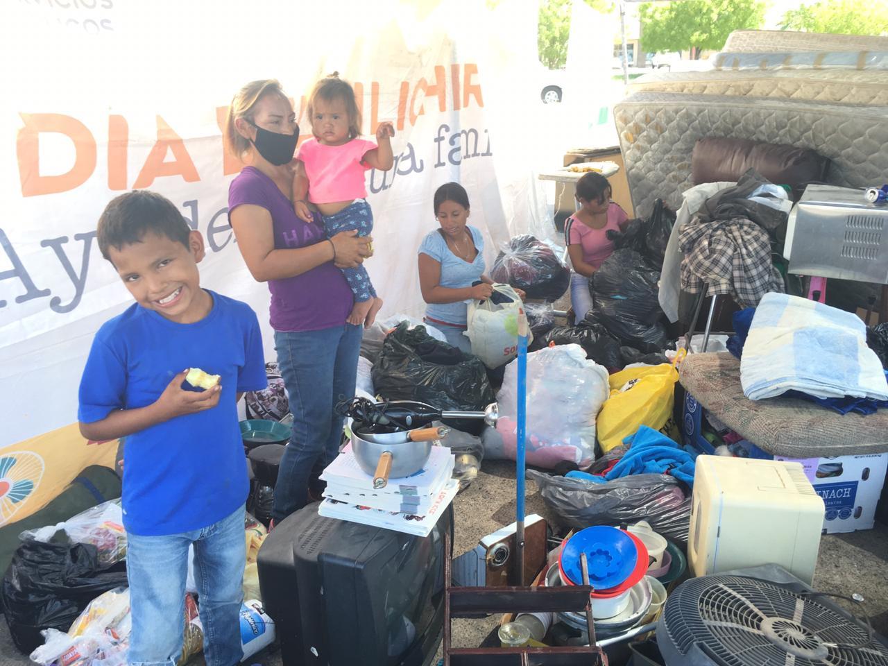 Gabriela y sus seis hijos se surtieron gracias a los Sábados de Tilichero