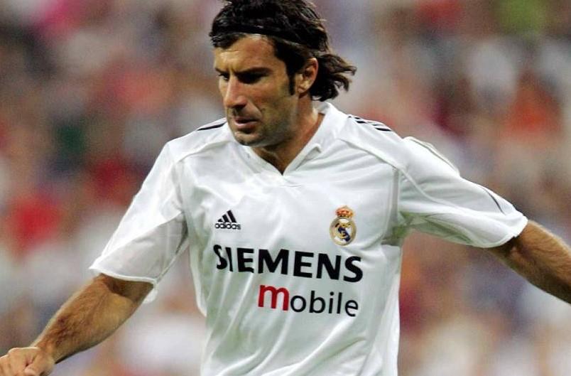 A 20 años de la espectacular pitada del Nou Camp a Luis Figo