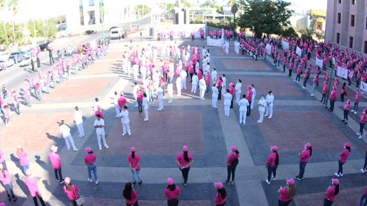 VIDEO | Marchan en Hermosillo para concientizar sobre el cáncer de mama