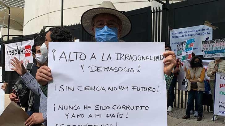 No soy un científico corrupto, cuestiona Martín Aluja a López Obrador