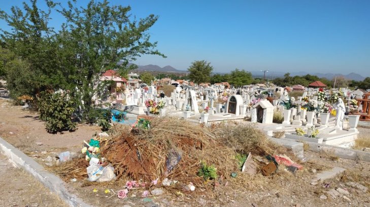 Restos ¡pero de basura!, yacen en panteón de Guaymas