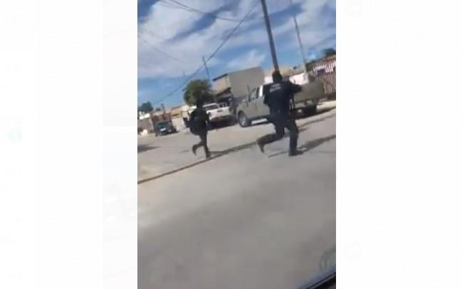 VIDEO - Policías de Hermosillo disparan contra un sujeto con cuchillo