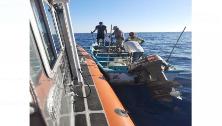 Se les quedó tirada la lancha cerca de Guaymas