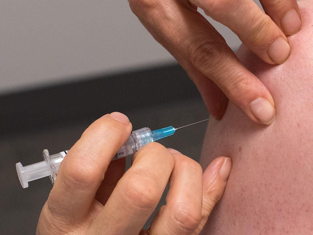 Pfizer solicita aplicar vacunas para noviembre